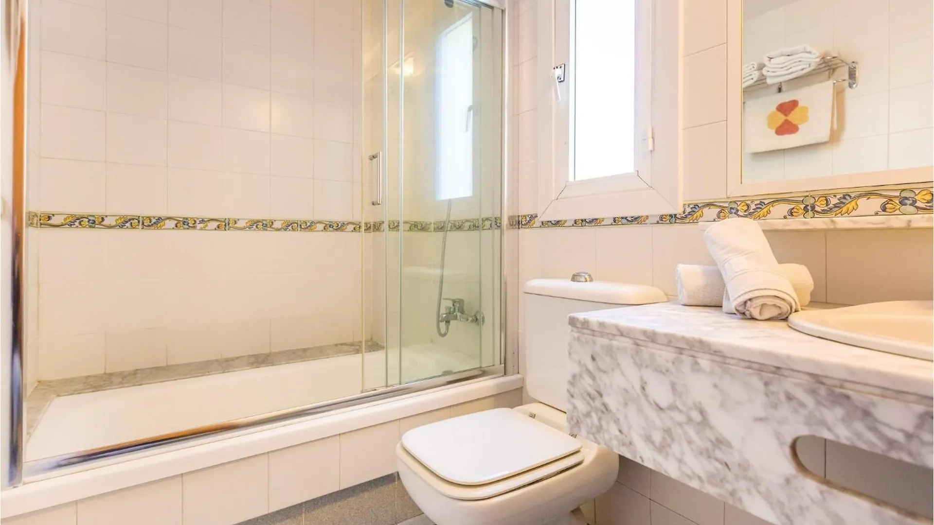 Lovely Apartment In Roquetas De Mar