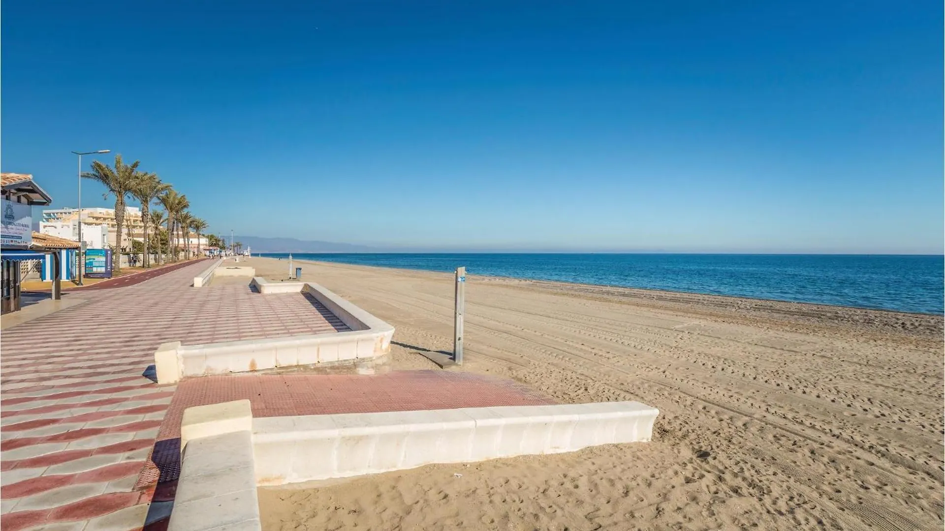Lovely Apartment In Roquetas De Mar
